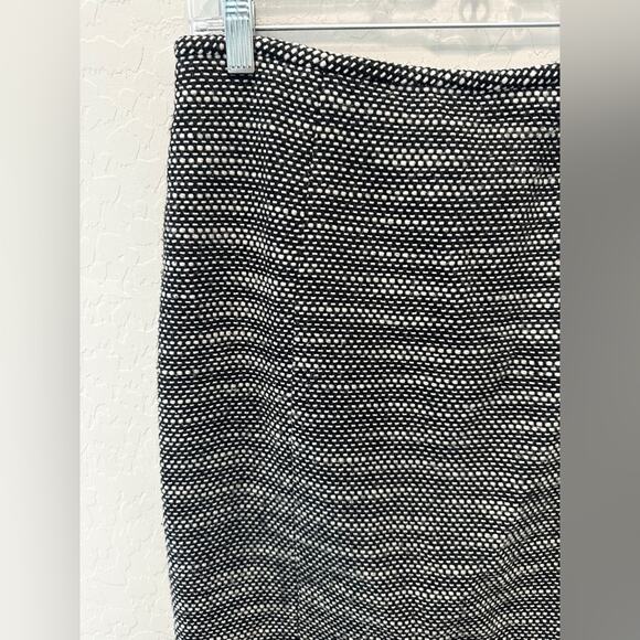 LOFT | Ann Taylor Black White Tweed Wool Pencil Skirt | Size 6 - Picture 2 of 6